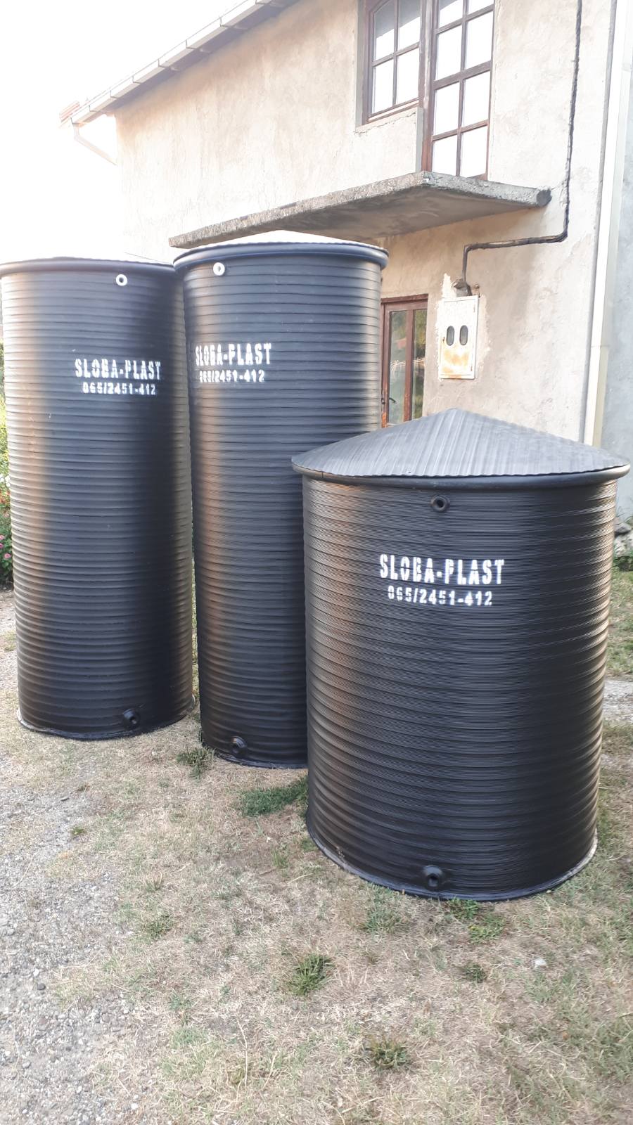 Plastični vertikalni rezervoar